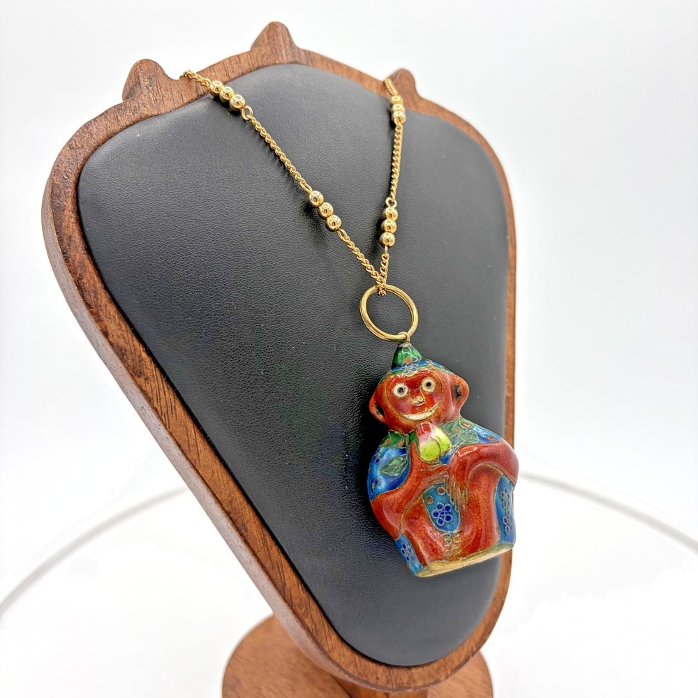 Vintage Les Bernard Cloisonne Enamel Monkey Peach Pendant Necklace Gold Tone - Picture 3 of 7